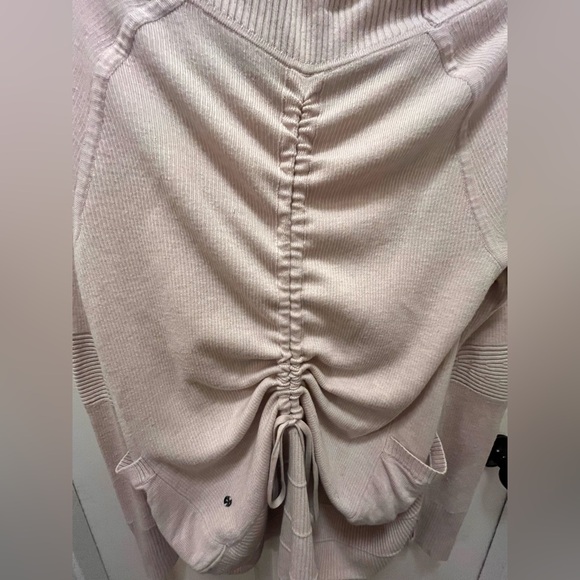 π Lululemon LIKE NEW Transformation Wrap - Heathered Dune/White - Sz 6 - Picture 13 of 13